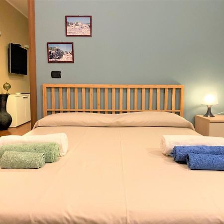 Casa Vacanze Eden Aci Castello Ngoại thất bức ảnh